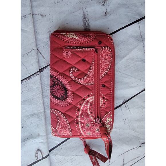 Vera Bradley Mesa Red Zip Around Wallet Wristlet - Picture 3 of 8